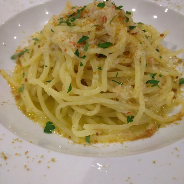 こんにちは、アールメイドです。🌸
先日、久しぶりにパスタが食べたくなり自分で作ってみました。
自分の中でも上手く美味しくできたので、ご紹介させて頂きます。🍝
ズワイガニとカラスミのオイルパスタです！🦀
自分の好きなパスタの内の一つです🎵

アールメイドはお掃除だけでなく、お料理の評価もお客様から頂いておりご希望に添った美味しい料理をお作り致しますので宜しくお願い致します！👍

#アールメイド#料理#家事代行#家事代行アールメイド